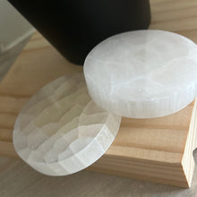 Load image into Gallery viewer, Small Round Selenite Charging Plate
