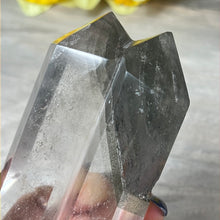 Load image into Gallery viewer, Thousand Layer Lodolite Garden Quartz Twin Tower Point
