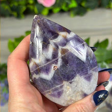 Load image into Gallery viewer, Amethyst Freeform Flame
