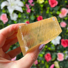 Load image into Gallery viewer, Raw Honey Optical Calcite
