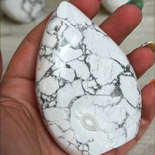 Load image into Gallery viewer, White Howlite Freeform Flame
