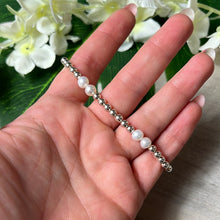 Load image into Gallery viewer, Stretchy Freshwater Pearl 925 Sterling Silver Bracelet - 10 Large Pearls
