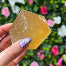 Load image into Gallery viewer, Raw Honey Optical Calcite
