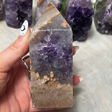 Load image into Gallery viewer, A Amethyst Agate Tower Points
