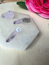 Load image into Gallery viewer, Vera Cruz Amethyst Specimen Tumble
