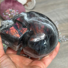 Load image into Gallery viewer, Purple Lab Labradorite Skull
