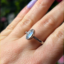 Load image into Gallery viewer, Moonstone 925 Sterling Silver Ring -  Size Z + 1
