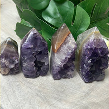 Load image into Gallery viewer, A Amethyst Agate Tower Points
