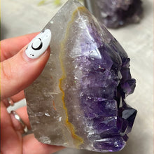 Load image into Gallery viewer, A Amethyst Agate Tower Points
