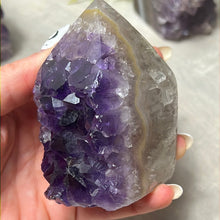 Load image into Gallery viewer, A Amethyst Agate Tower Points
