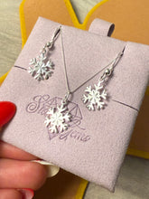 Load image into Gallery viewer, Snowflake Sterling Silver Earring &amp; Necklace Set
