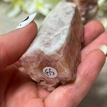 Load image into Gallery viewer, Druzy Sunstone Orchid and Orange Calcite Tower Points
