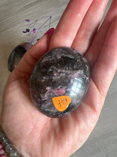 Load image into Gallery viewer, Rhodonite / Rubelleite in Quartz Palm
