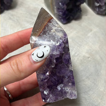 Load image into Gallery viewer, A Amethyst Agate Tower Points
