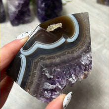 Load image into Gallery viewer, A Amethyst Agate Tower Points
