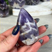 Load image into Gallery viewer, Amethyst Freeform Flame
