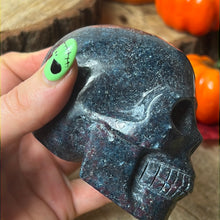 Load image into Gallery viewer, Ruby &amp; Kyanite Skull - UV reactive
