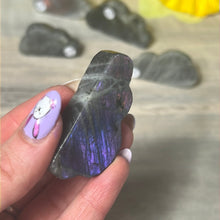 Load image into Gallery viewer, Purple Labradorite Lab Cloud
