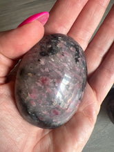 Load image into Gallery viewer, Rhodonite / Rubelleite in Quartz Palm
