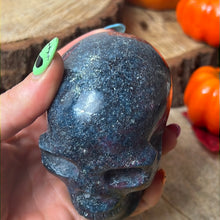 Load image into Gallery viewer, Ruby &amp; Kyanite Skull - UV reactive
