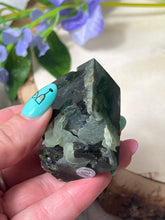 Load image into Gallery viewer, Druzy Prehnite Tower
