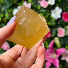 Load image into Gallery viewer, Raw Honey Optical Calcite
