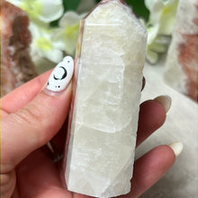 Load image into Gallery viewer, Druzy Sunstone Orchid and Orange Calcite Tower Points
