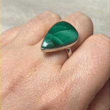 Load image into Gallery viewer, Malachite 925 Sterling Silver Ring -  Size Q
