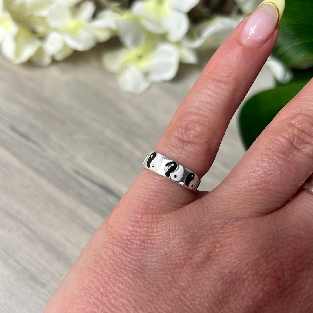 YingYang - Mini Iddy Diddy - ( child / toe ) Adjustable 925 Sterling Silver Ring