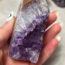 Load image into Gallery viewer, A Amethyst Agate Tower Points
