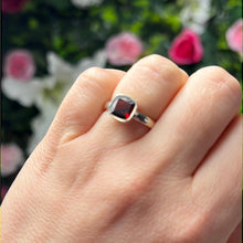 Load image into Gallery viewer, Garnet Facet 925 Silver Ring - Size L 1/2
