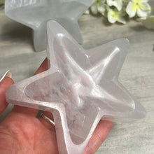 Load image into Gallery viewer, Selenite Star Charge Charging Bowl

