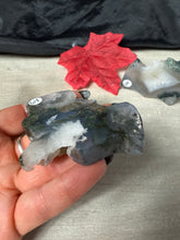 Load image into Gallery viewer, Moss agate bat
