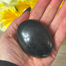 Load image into Gallery viewer, Black Tourmaline Chunky Palm
