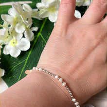 Load image into Gallery viewer, Freshwater Pearl 925 Sterling Silver Elastic Bracelet - 18 Pearls
