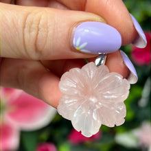 Load image into Gallery viewer, Rose Flower Pendant - Sterling 925 Silver - Rose Quartz
