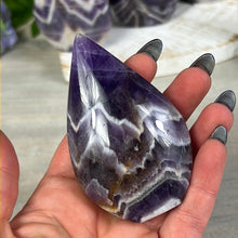 Load image into Gallery viewer, Amethyst Freeform Flame
