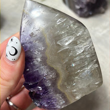 Load image into Gallery viewer, A Amethyst Agate Tower Points
