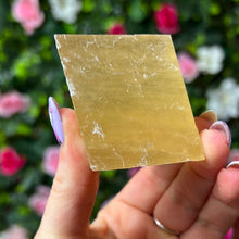 Load image into Gallery viewer, Raw Honey Optical Calcite
