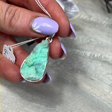 Load image into Gallery viewer, Green Grape Chalcedony - Sterling 925 Silver Pendant
