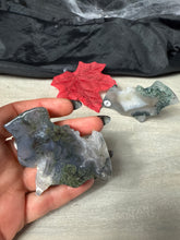 Load image into Gallery viewer, Moss agate bat
