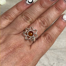 Load image into Gallery viewer, Amber Daisy Flower 925 Sterling Silver Ring - Size M
