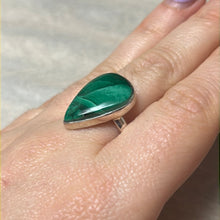 Load image into Gallery viewer, Malachite 925 Sterling Silver Ring -  Size Q
