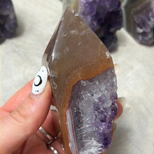 Load image into Gallery viewer, A Amethyst Agate Tower Points
