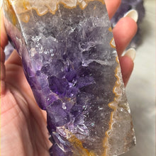 Load image into Gallery viewer, A Amethyst Agate Tower Points
