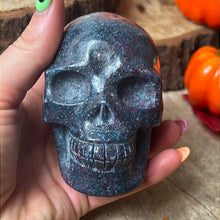 Load image into Gallery viewer, Ruby &amp; Kyanite Skull - UV reactive
