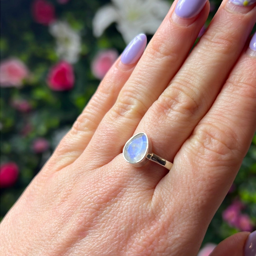 AA Facet Moonstone 925 Sterling Silver Ring - Size Q 1/2