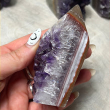 Load image into Gallery viewer, A Amethyst Agate Tower Points
