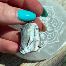 Load image into Gallery viewer, Paua Shell 925 Sterling Pendant
