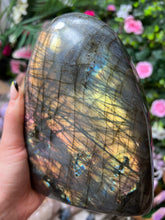 Load image into Gallery viewer, Beautiful 2.5KG Statement Purple Labradorite Lab freeform
